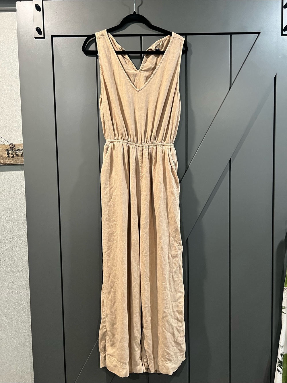 Universal Thread Beige Sleeveless V-Neck Wide-Leg Jumpsuit